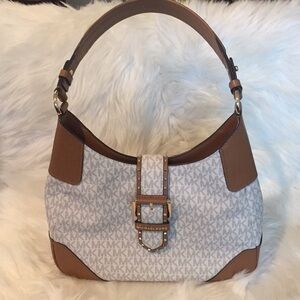 Michael Kors Lillian Vanilla Medium Shoulder Bag